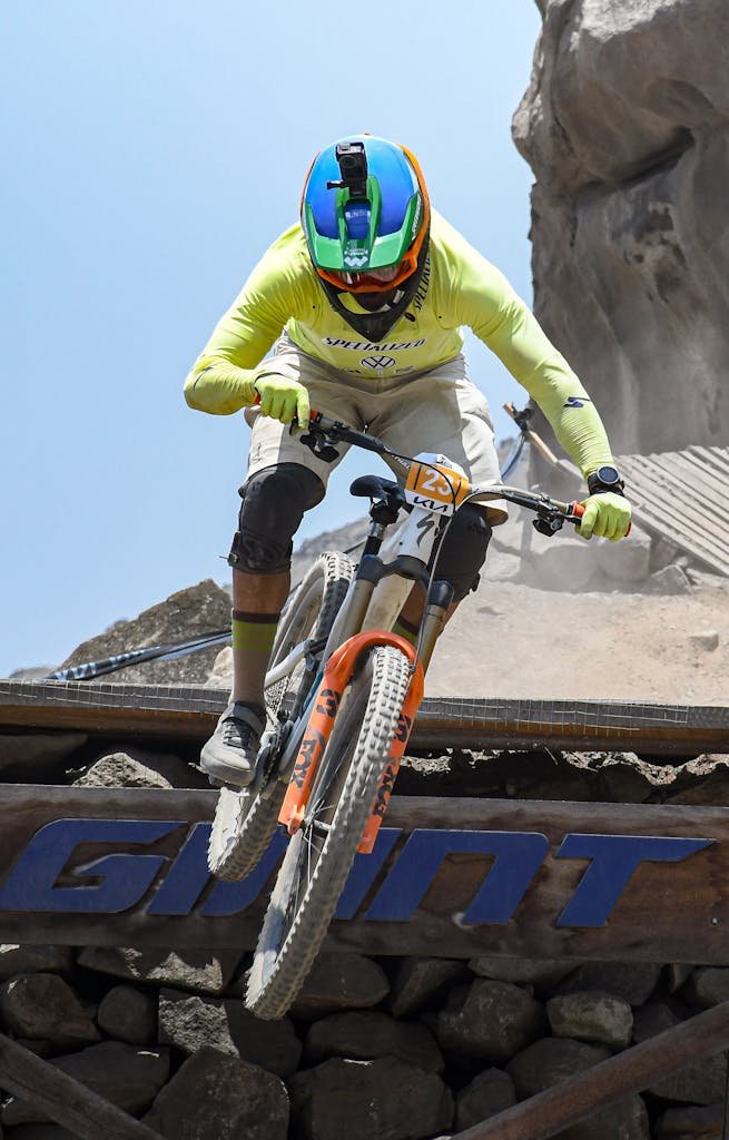 Photo by Brayan Jesus Peñaloza Vellano mountain bike gear